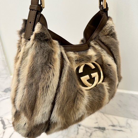 Gucci brit hobo bag in fur - Picture 6 of 13